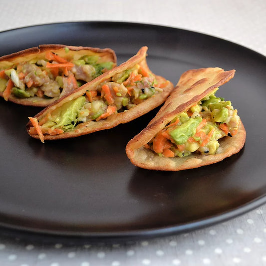 Tuna sashimi tacos