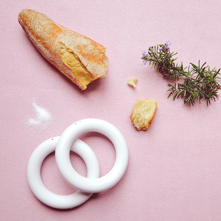 RINGS Salt + Pepper shaker set