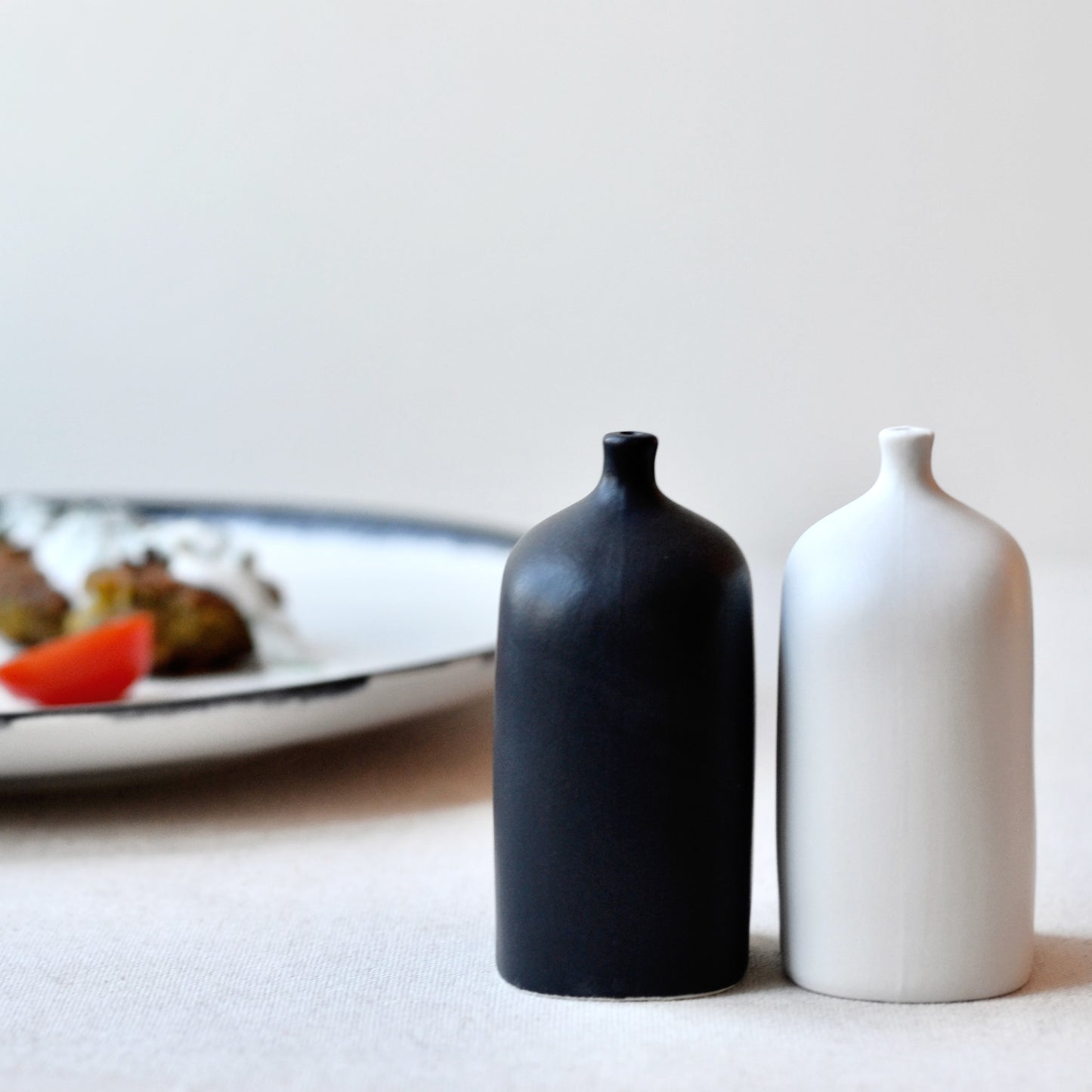 VIALS BLACK & WHITE SALT + PEPPER SET