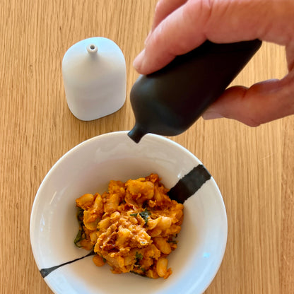 JUEGO DE SAL Y PIMIENTA VIALES BLANCO Y NEGRO - Cocteleras de Porcelana Modernas