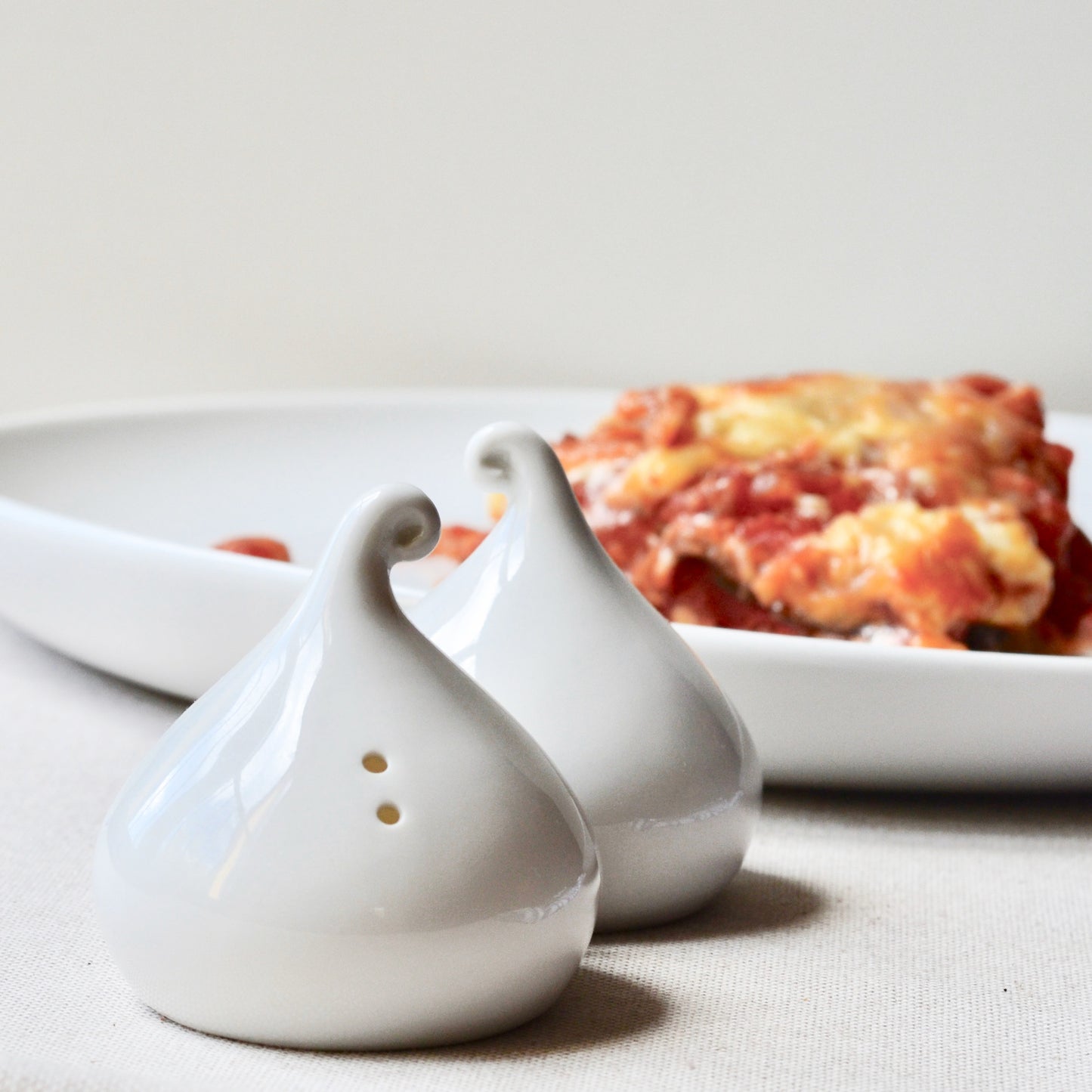 KISSES Salt + Pepper shakers