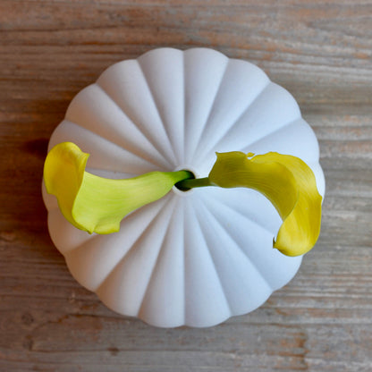 Textured porcelain flower vase set of 3 Japandi style